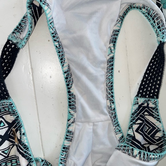 3 Piece Victoria’s Secret Bikini - Picture 7 of 10